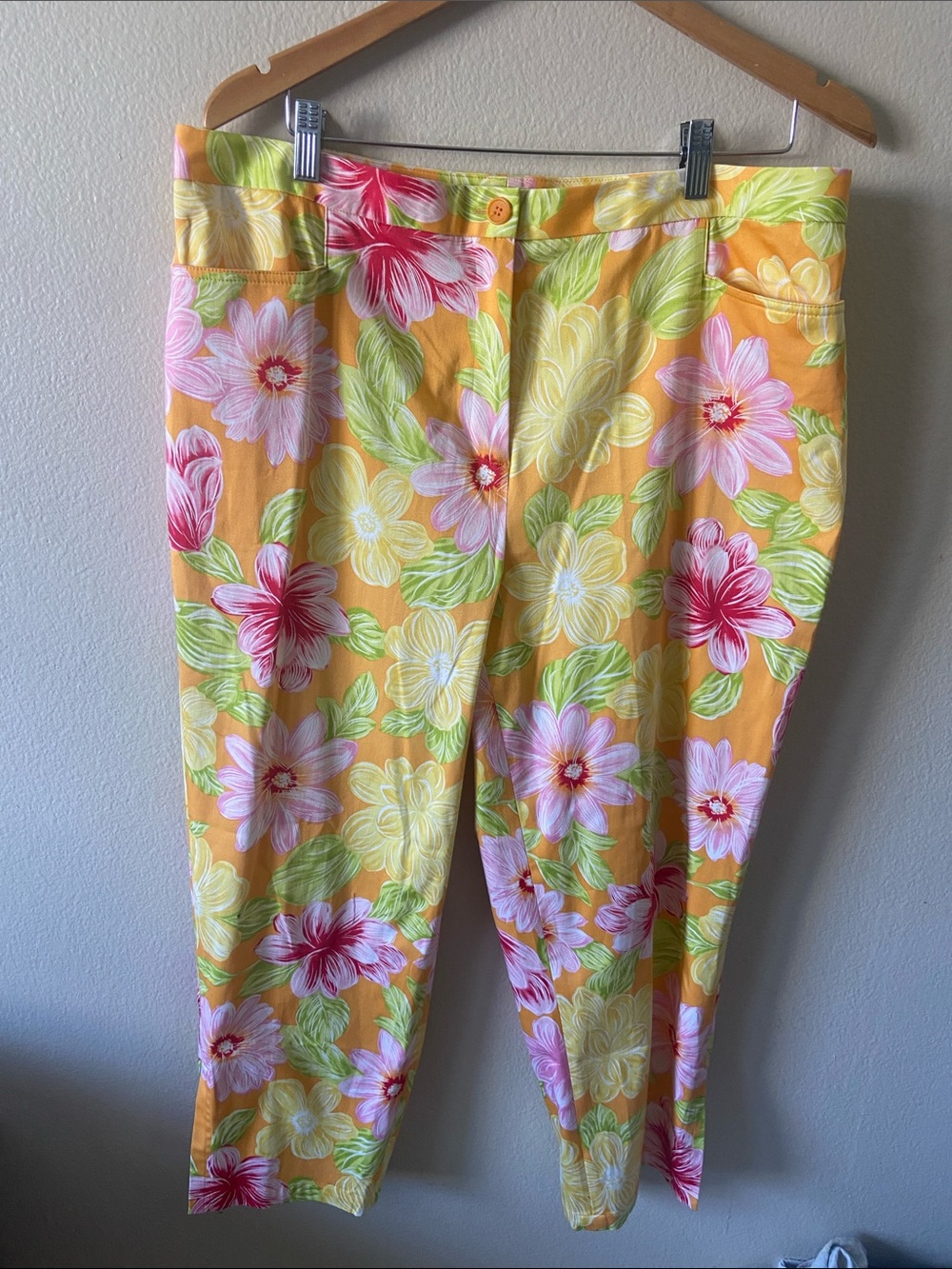 REAL CLOTHES SALON Z SAKS 5th Ave… Hibiscus Print Pants